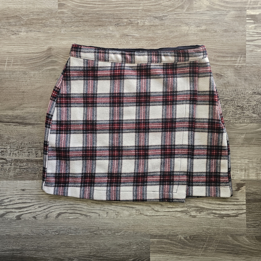 Abercrombie & Fitch White Plaid Mini Skirt with Black and Red Accents